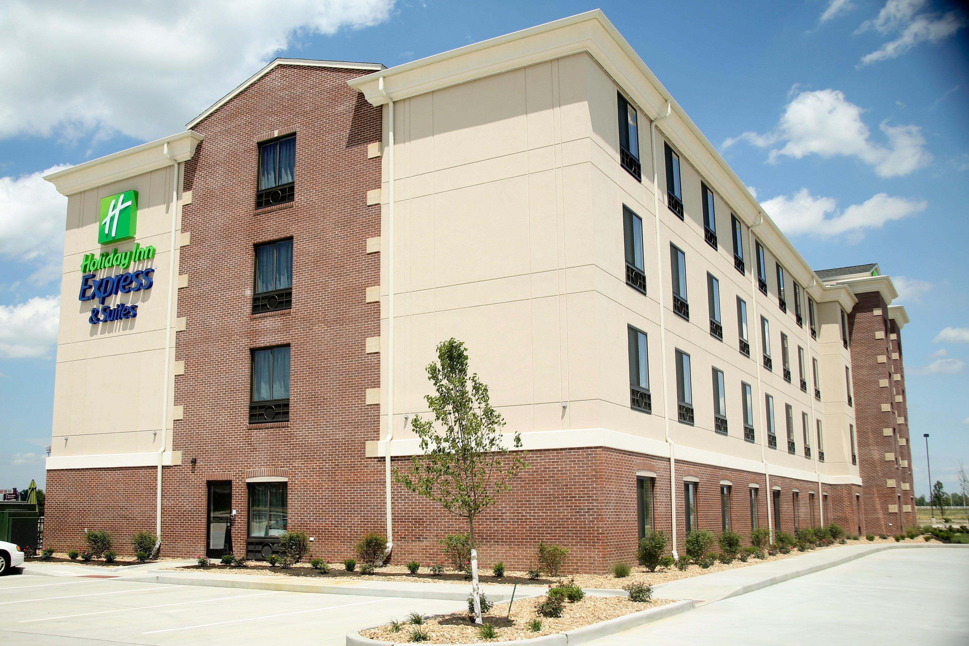 Holiday Inn Express & Suites Marion Northeast By Ihg Eksteriør billede
