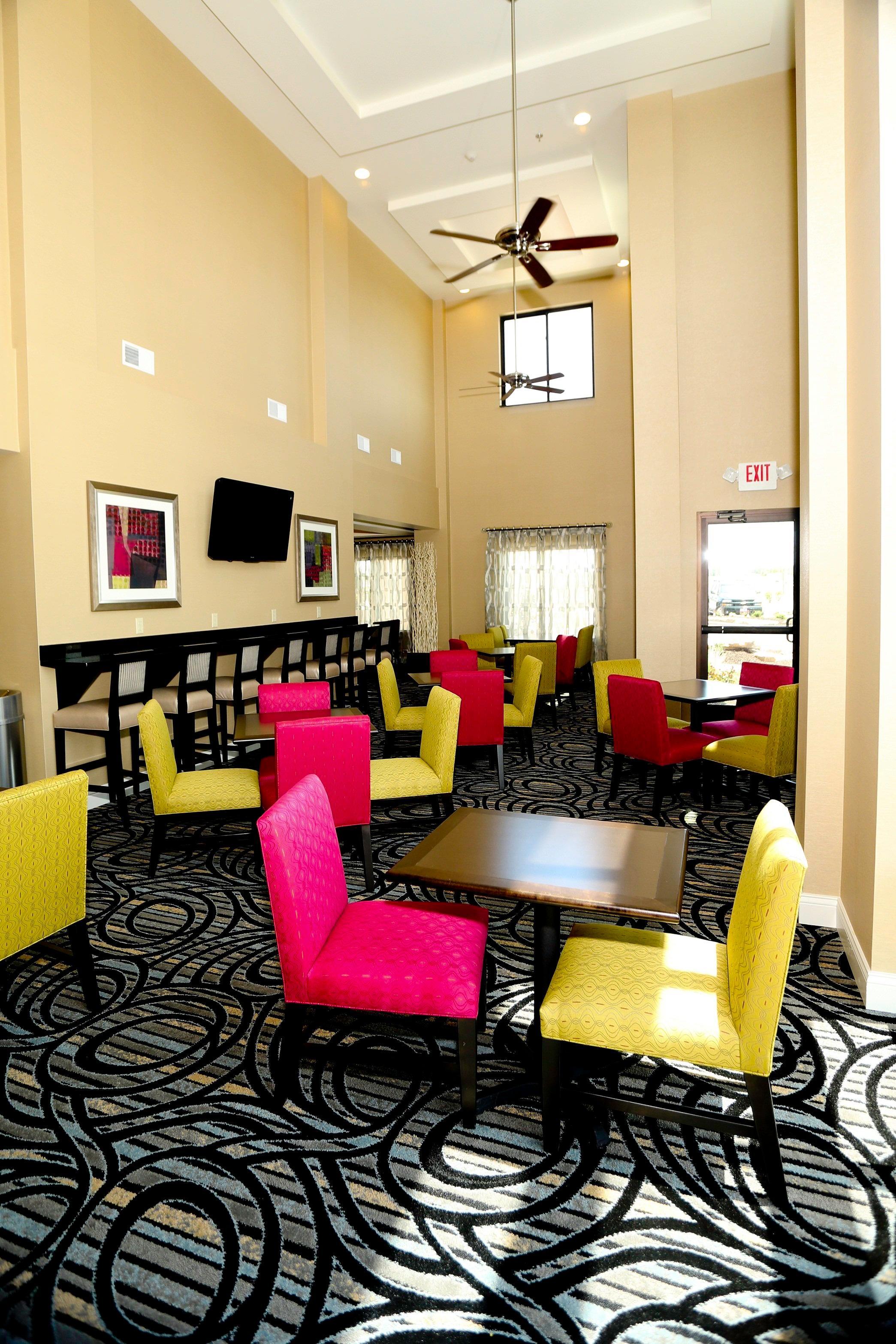 Holiday Inn Express & Suites Marion Northeast By Ihg Eksteriør billede