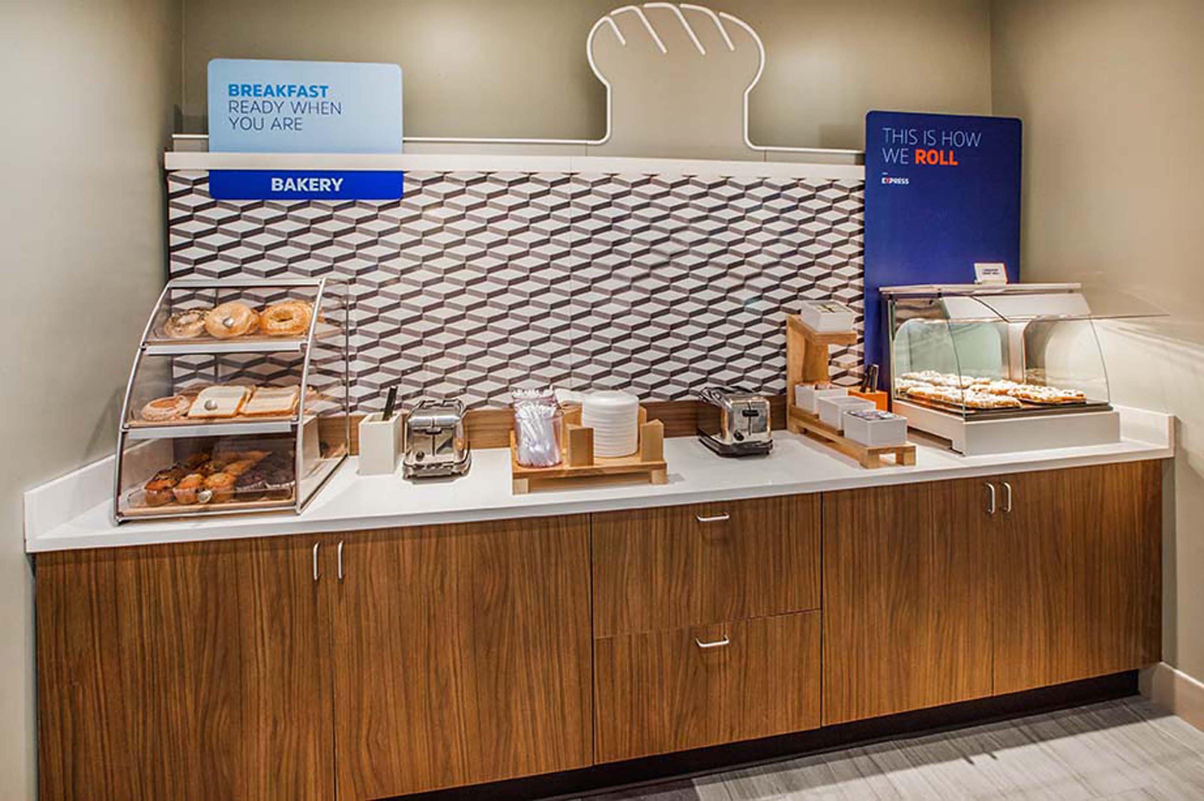 Holiday Inn Express & Suites Marion Northeast By Ihg Eksteriør billede